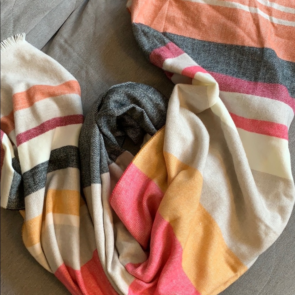 Wool scarf